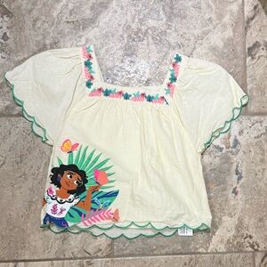 Like new Size small Encanto Top with Floral Embroidery